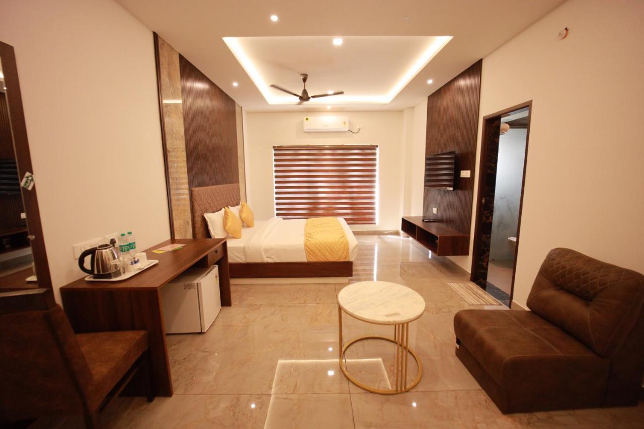 Bliss Regency Business Hotel Palakkad Exterior photo