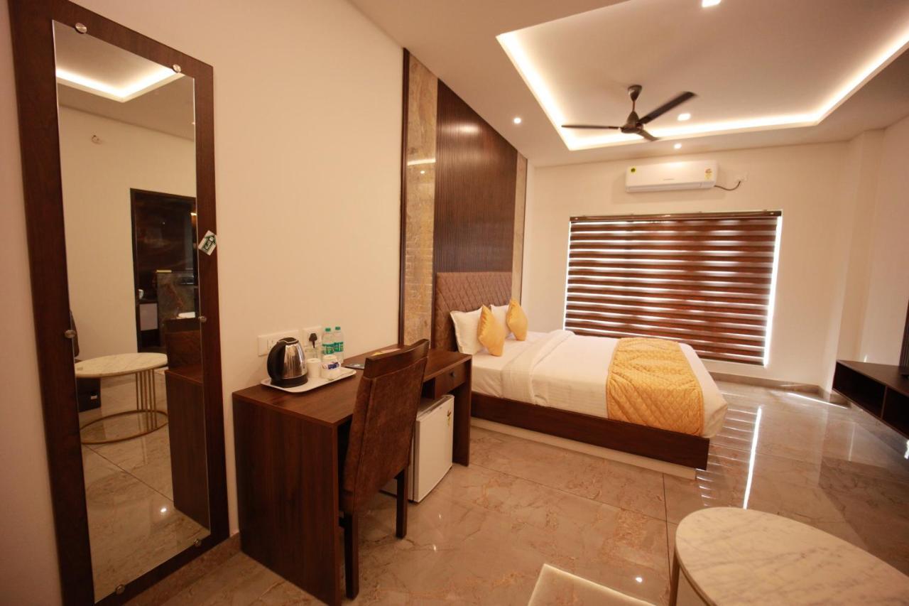 Bliss Regency Business Hotel Palakkad Exterior photo