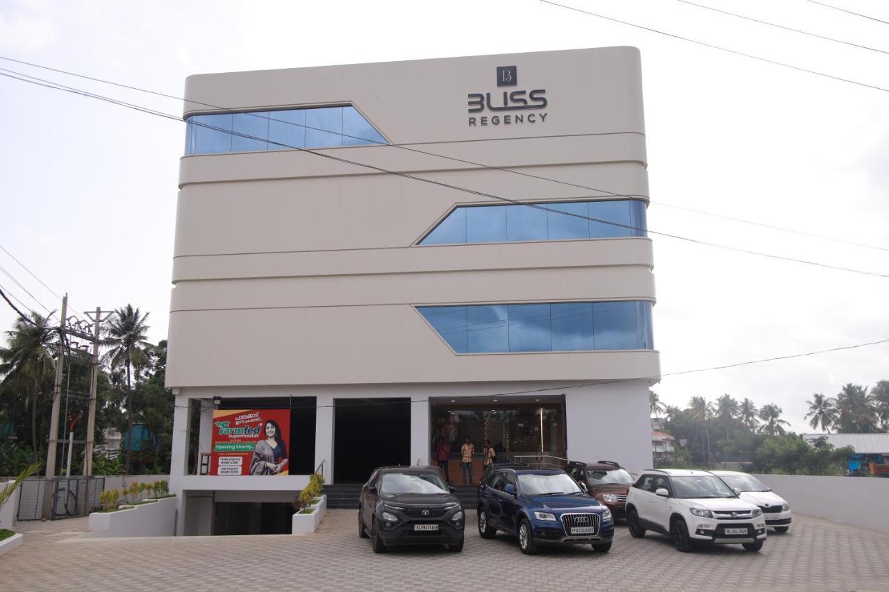 Bliss Regency Business Hotel Palakkad Exterior photo